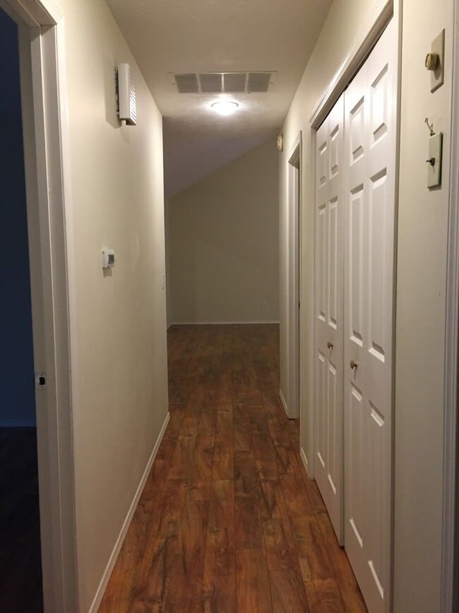 Building Photo - Executive Rental Nestled in Hickory Ridge ...