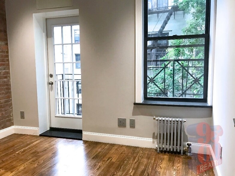 Building Photo - 248 Mott St
