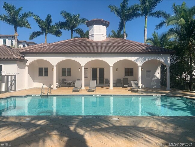 Building Photo - 3 br, 2.5 bath Townhome - 12430 SW 50th St...