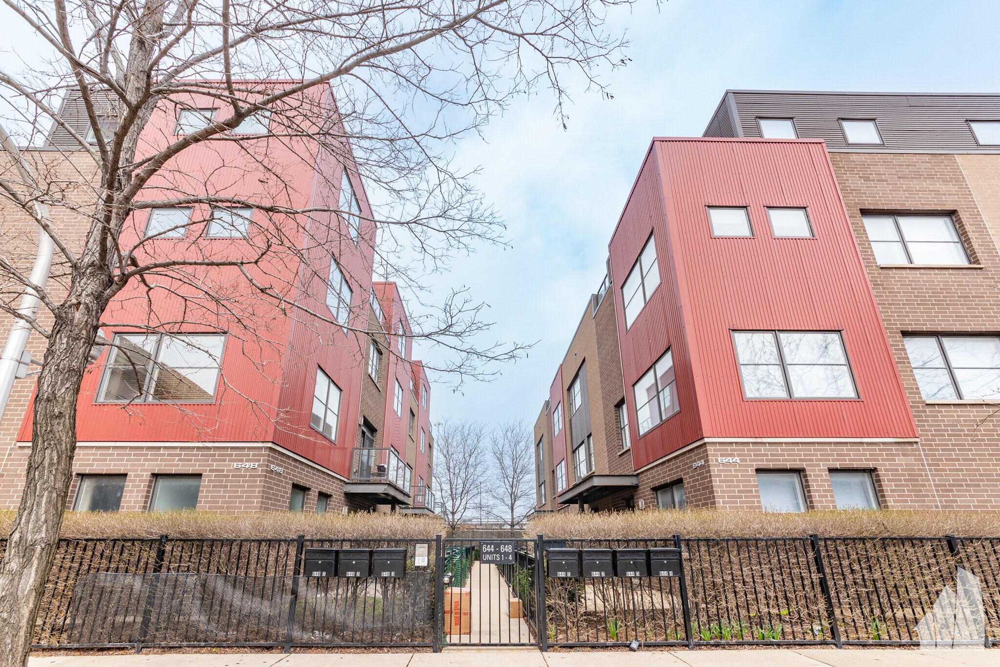 Building Photo - 648 W 16th St