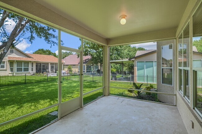 Building Photo - 112 Bluebell Dr