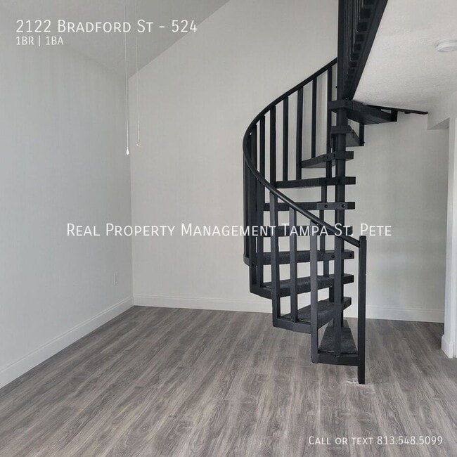 Building Photo - 2122 Bradford St