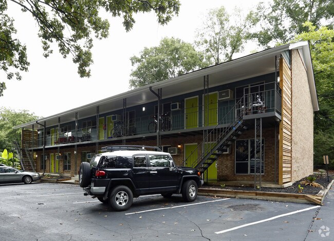 Primary Photo - Eastwood Apartments