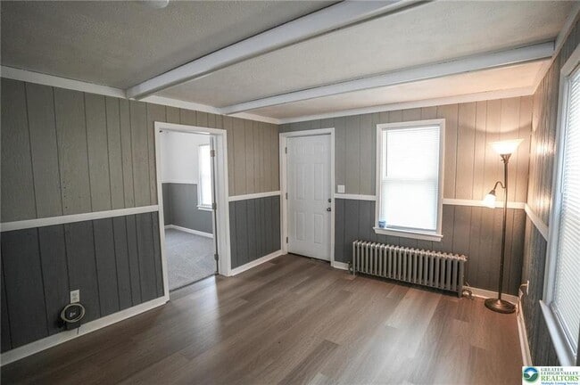 Building Photo - 637 Lehigh Ave