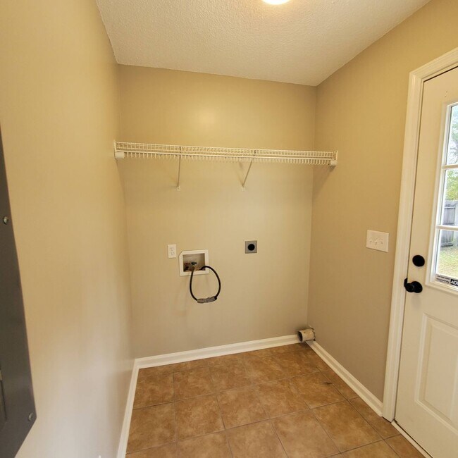 Building Photo - Southern Comfort Oasis: 3BR/2BA Rental Home in Valdosta, GA