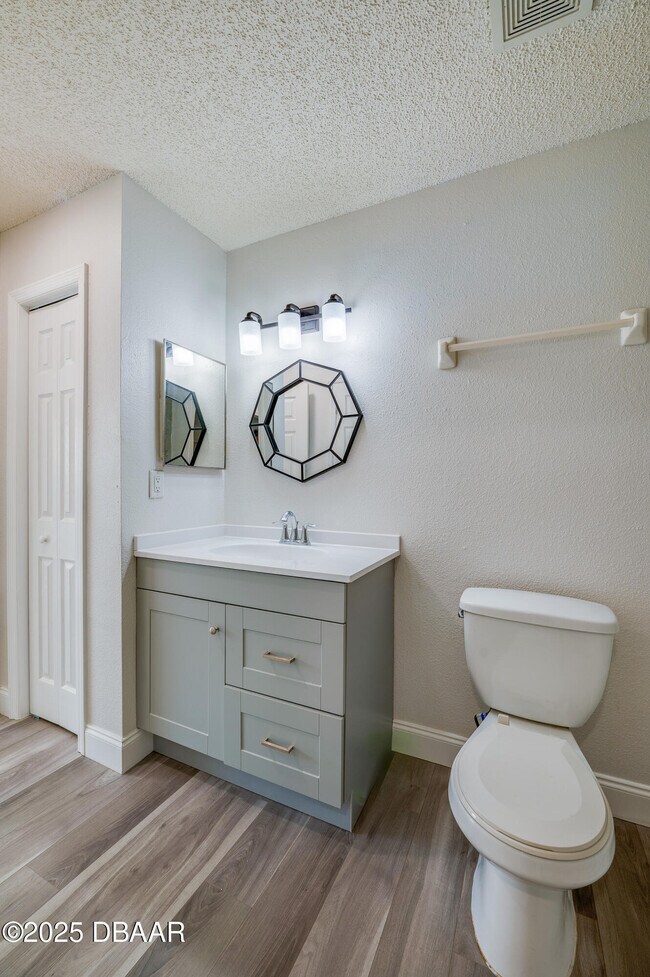 Building Photo - 1600 Big Tree Rd