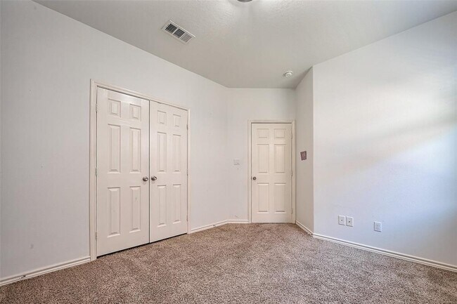 Building Photo - 5906 Yaupon Ridge Dr