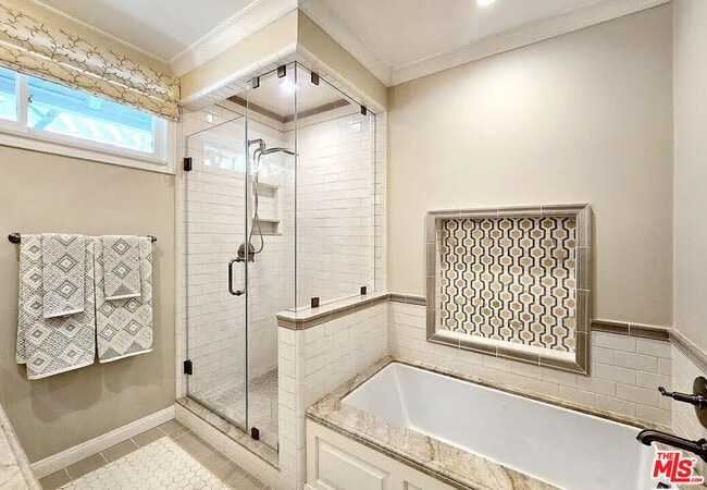 Building Photo - 3690 Crownridge Dr