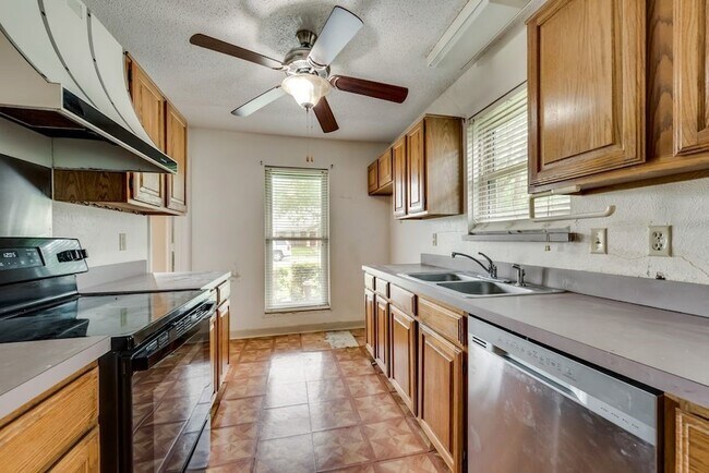 Building Photo - 3702 Lofland Ln
