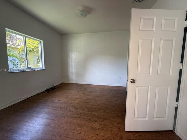 Building Photo - 13232 Old Biscayne Dr