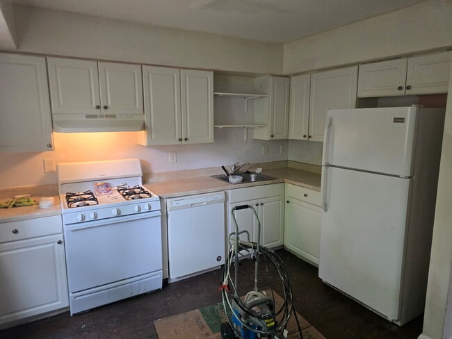 Building Photo - 137 Chelsea Cir