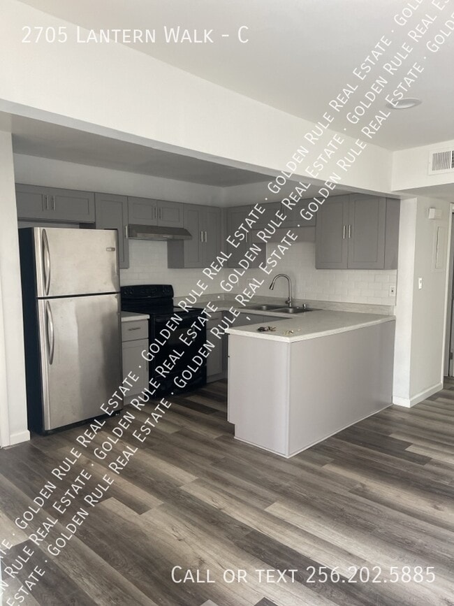 Building Photo - 2705 Lantern Walk SE