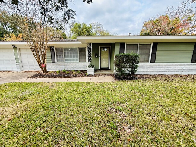 Building Photo - 2310 Pecos St