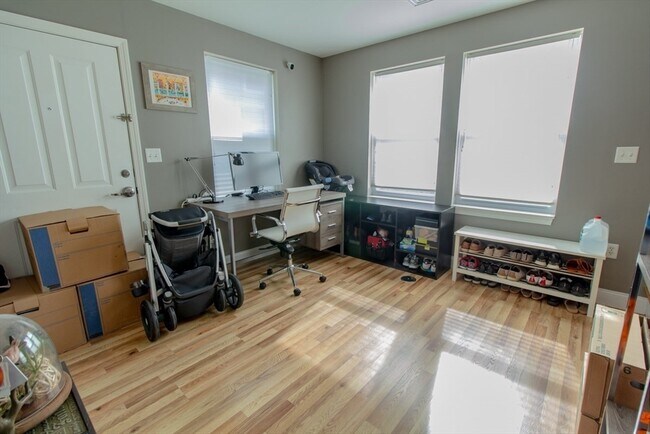 Building Photo - 316 Rindge Ave