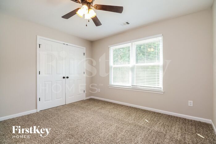 Building Photo - 1705 Bennett Dr