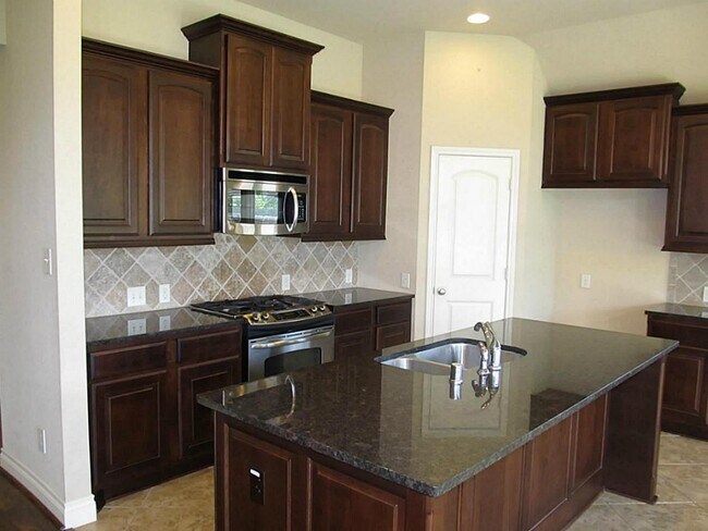 Building Photo - 14104 Green Thicket Dr