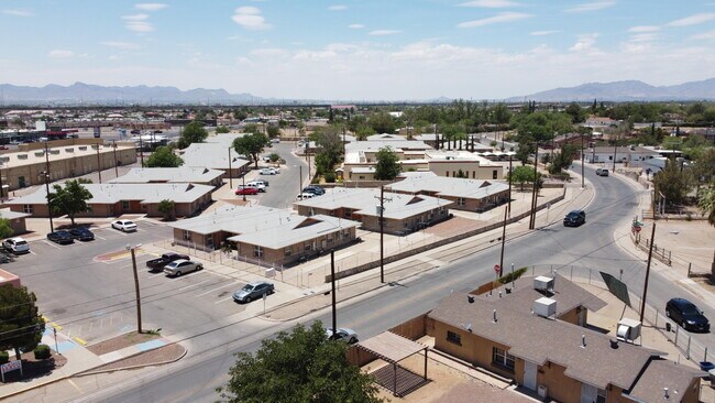 Building Photo - 8903 Old County Dr