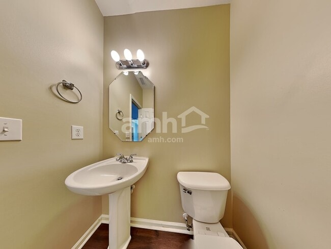 Building Photo - 14127 Hiawatha Ct