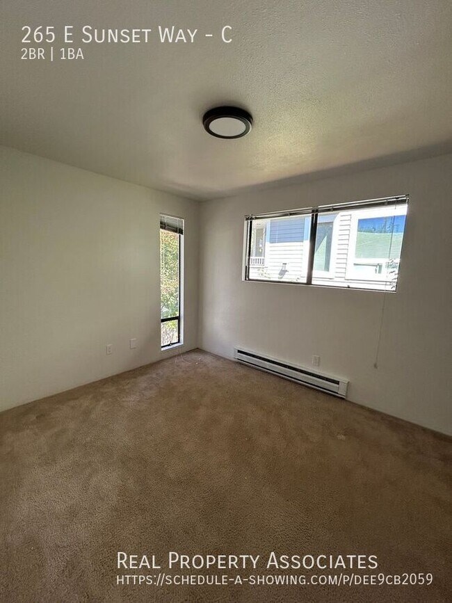 Building Photo - 265 E Sunset Way