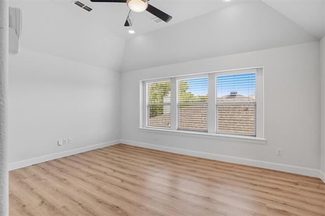 Building Photo - 533 Longshore Dr