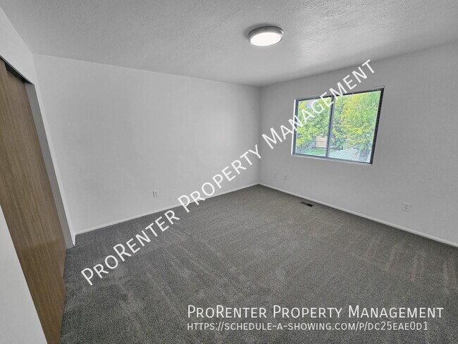 Building Photo - 239 E 975 S