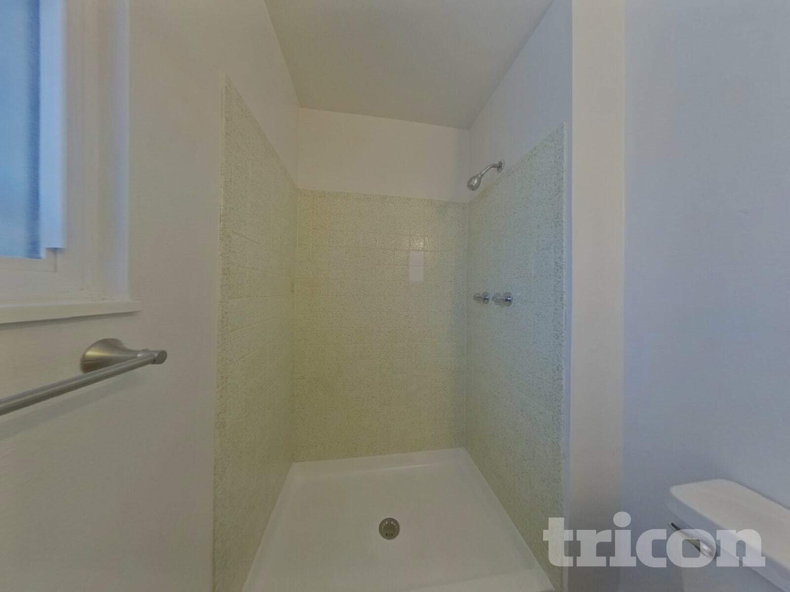 Building Photo - 2882 Dickens Dr