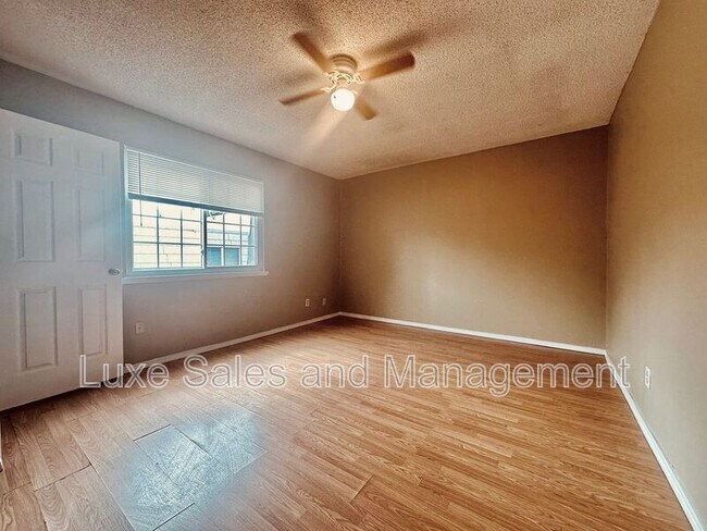 Building Photo - 6016 NW Expressway