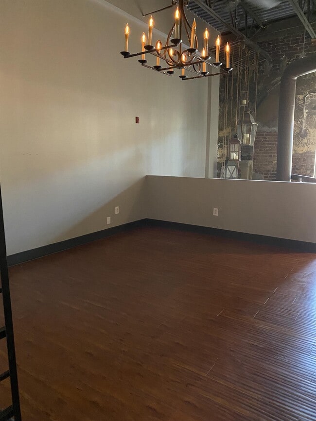 Building Photo - 403 S Gay St