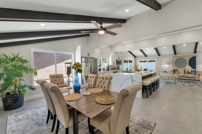 Building Photo - 7509 N Vía Del Elemental