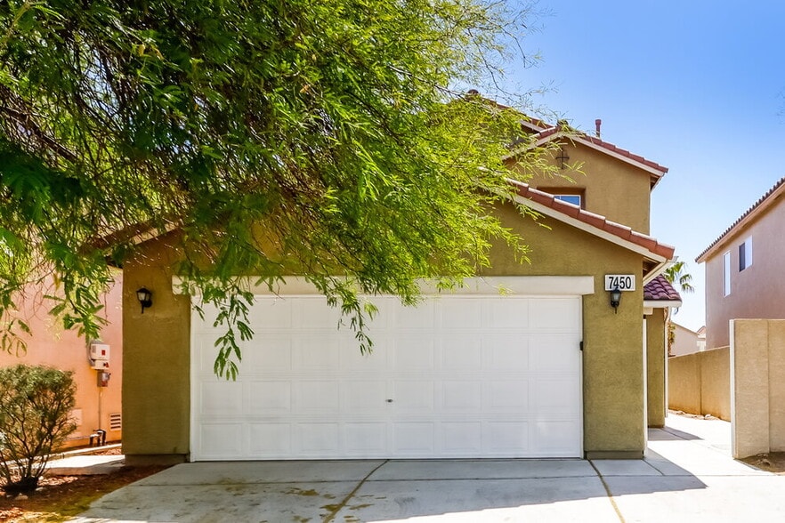 Primary Photo - 7450 Easingwold Dr