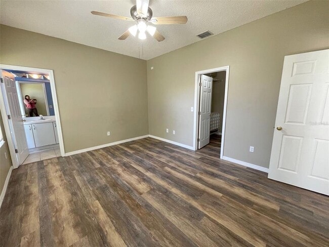 Building Photo - 12751 Woodbury Oaks Dr
