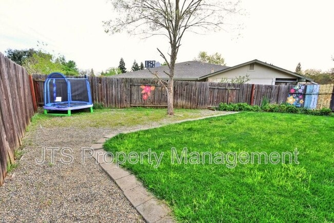 Building Photo - 8856 N Winding Way