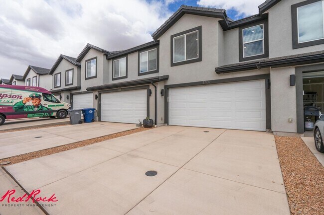 Building Photo - Dog Friendly! 3 Bedroom 2 Bathroom Townhome in Long Valley.