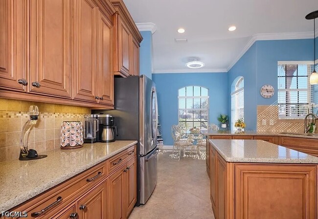 Building Photo - 16320 Willowcrest Way