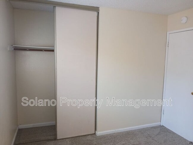 Building Photo - 400 Mokelumne Dr