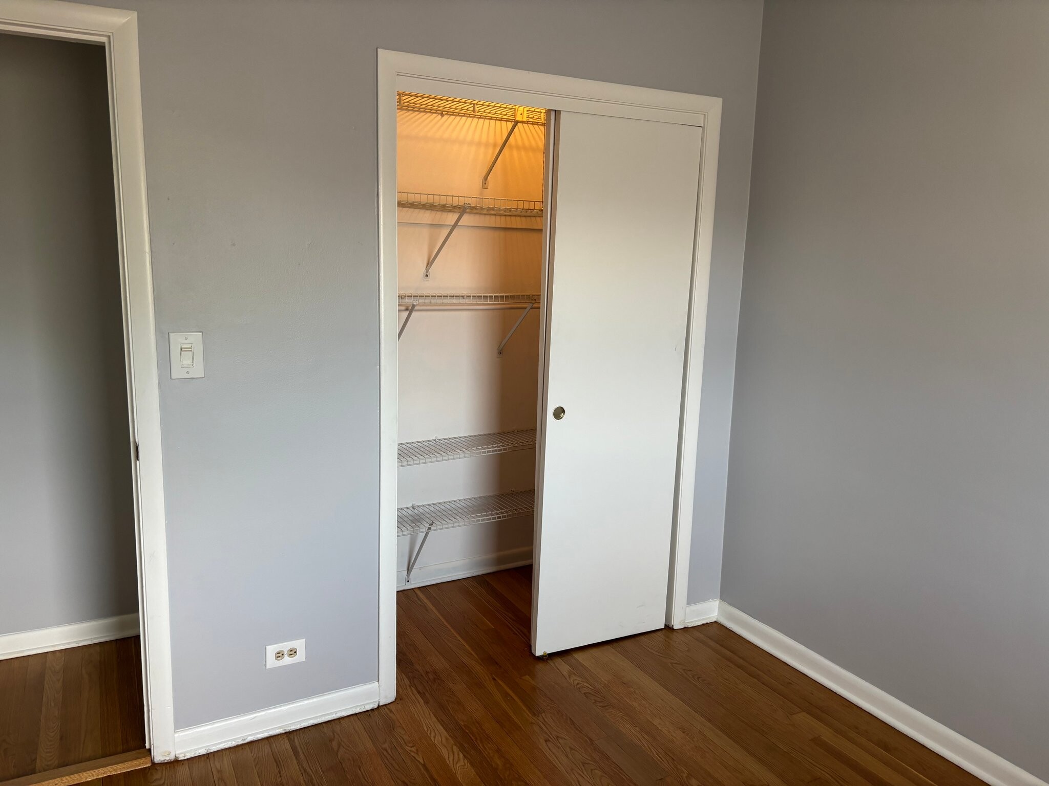 Building Photo - 6736 N Kimball Ave