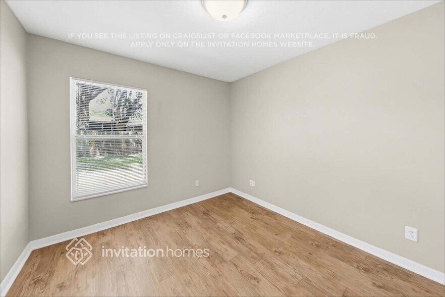 Building Photo - 10353 Lakeside Vista Dr