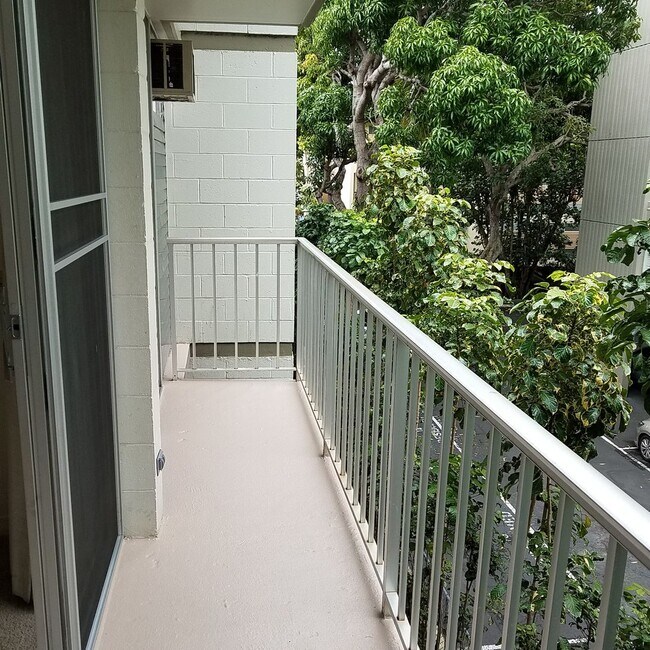 Building Photo - Available on 10/01/25, 660 sq ft, 2 Bedroo...