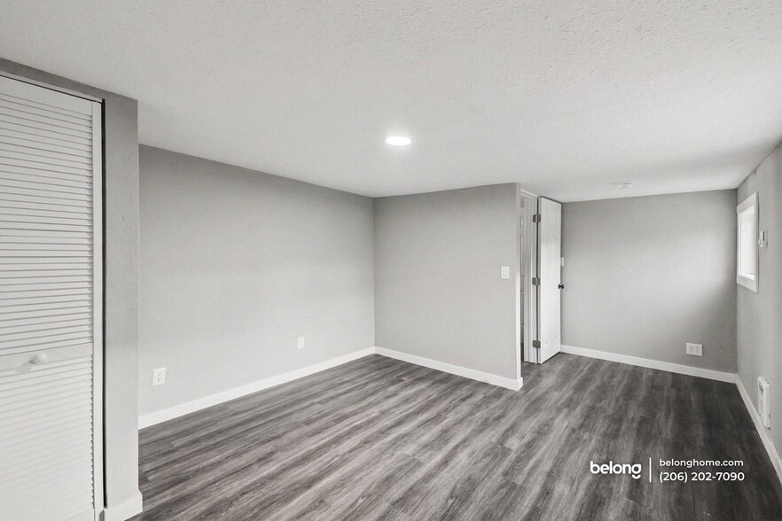 Building Photo - 3425 34th Ave S