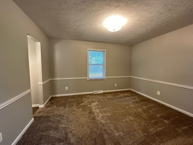 Building Photo - Single Family Home in Alto!