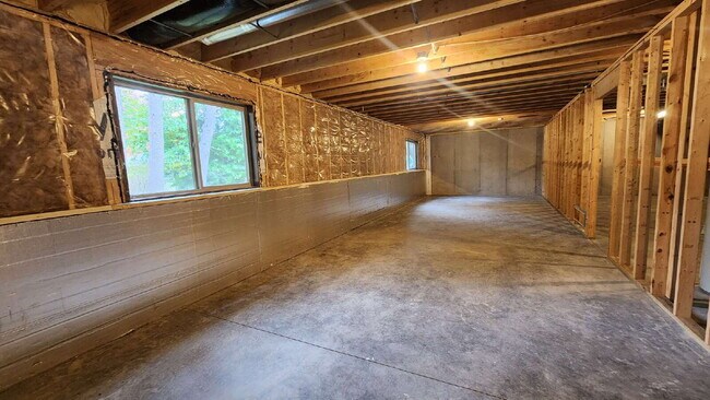 Building Photo - Large Modern 2022 Built 2 Bedroom, 2 Bathroom Accessible Twinhome with 2 Car Attached Garage! - 5...