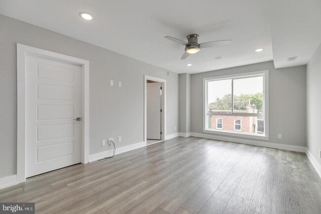 Building Photo - 419 W Cumberland St