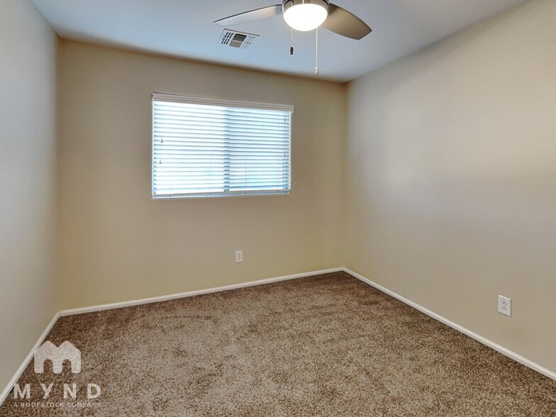 Building Photo - 38587 N Jonathan St