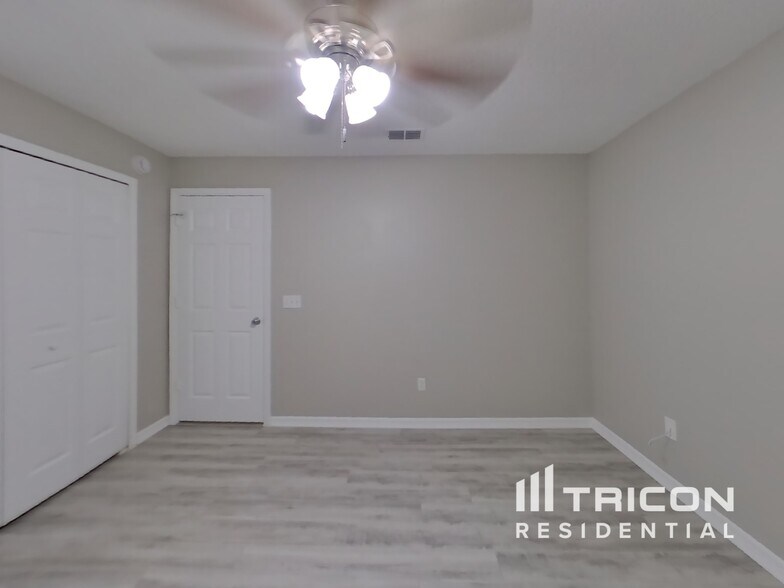 Building Photo - 1583 Naples Cir