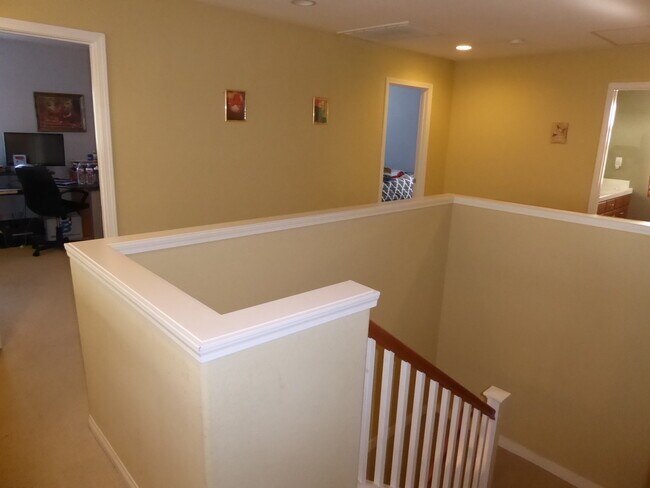Building Photo - COMING SOON! 4 Bedroom Home in the Canyon Gate Community in Newhall!