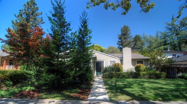 Building Photo - 2121 Middlefield Rd