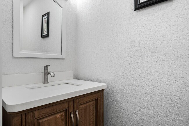 Building Photo - 13948 Ishnala Cir