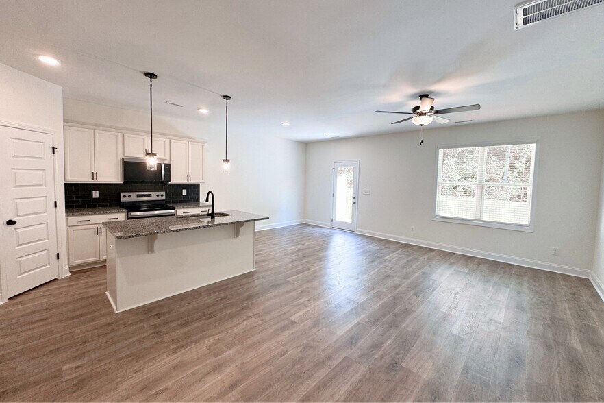 Building Photo - Ashcroft Townhomes