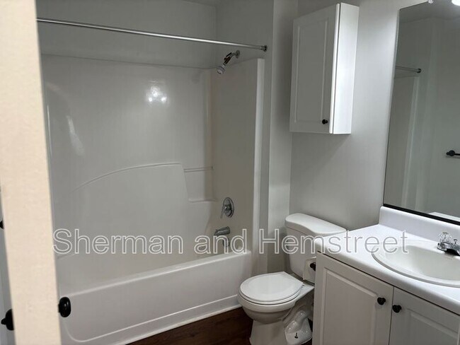 Building Photo - 3600 London Ct SW