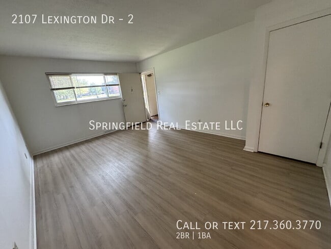 Building Photo - 2107 Lexington Dr